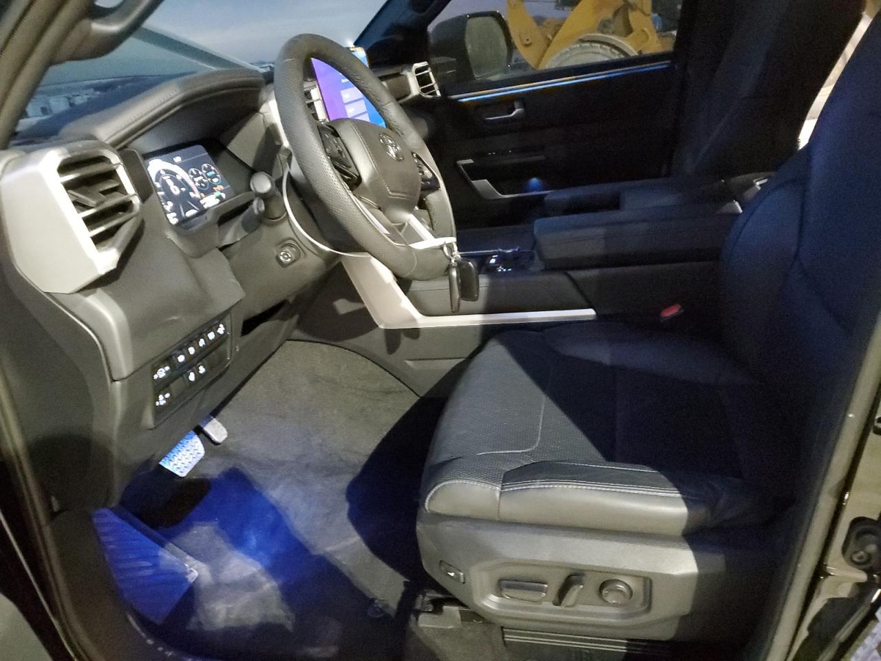 2024 Toyota Sequoia Sr5 - Фото 7