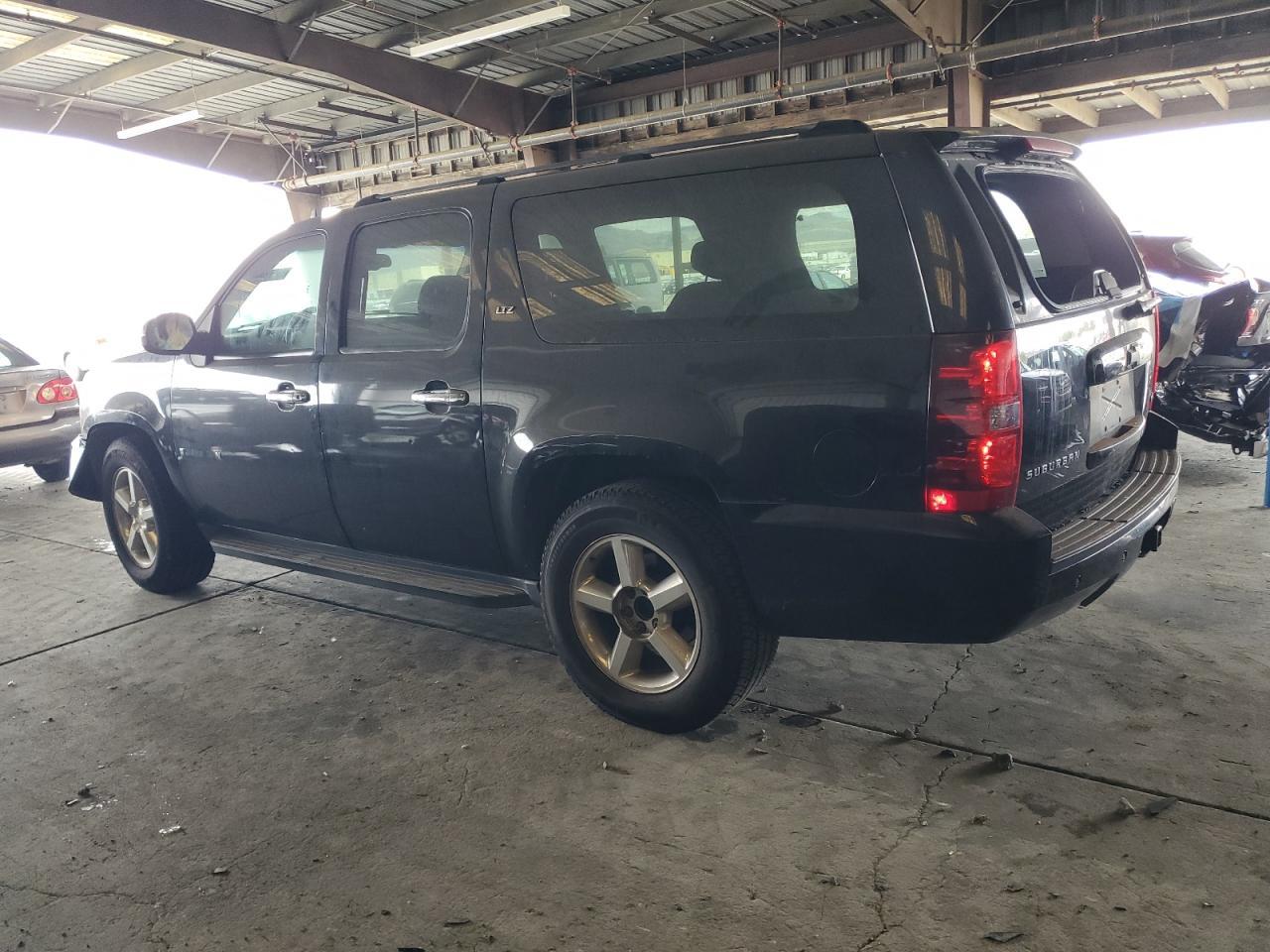 2007 Chevrolet Suburban C1500 - Фото 2