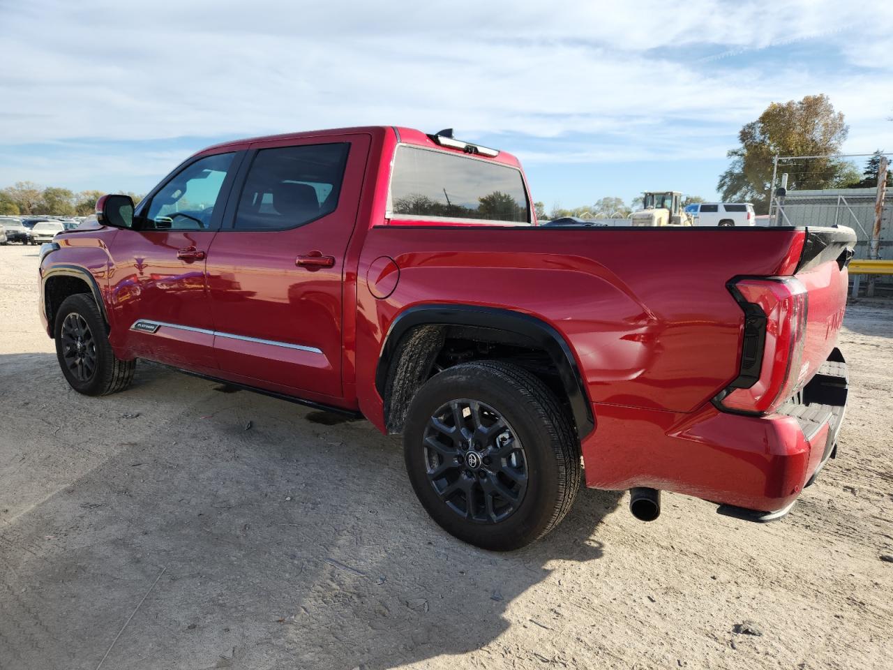 2025 Toyota Tundra Crewmax Platinum - Фото 2
