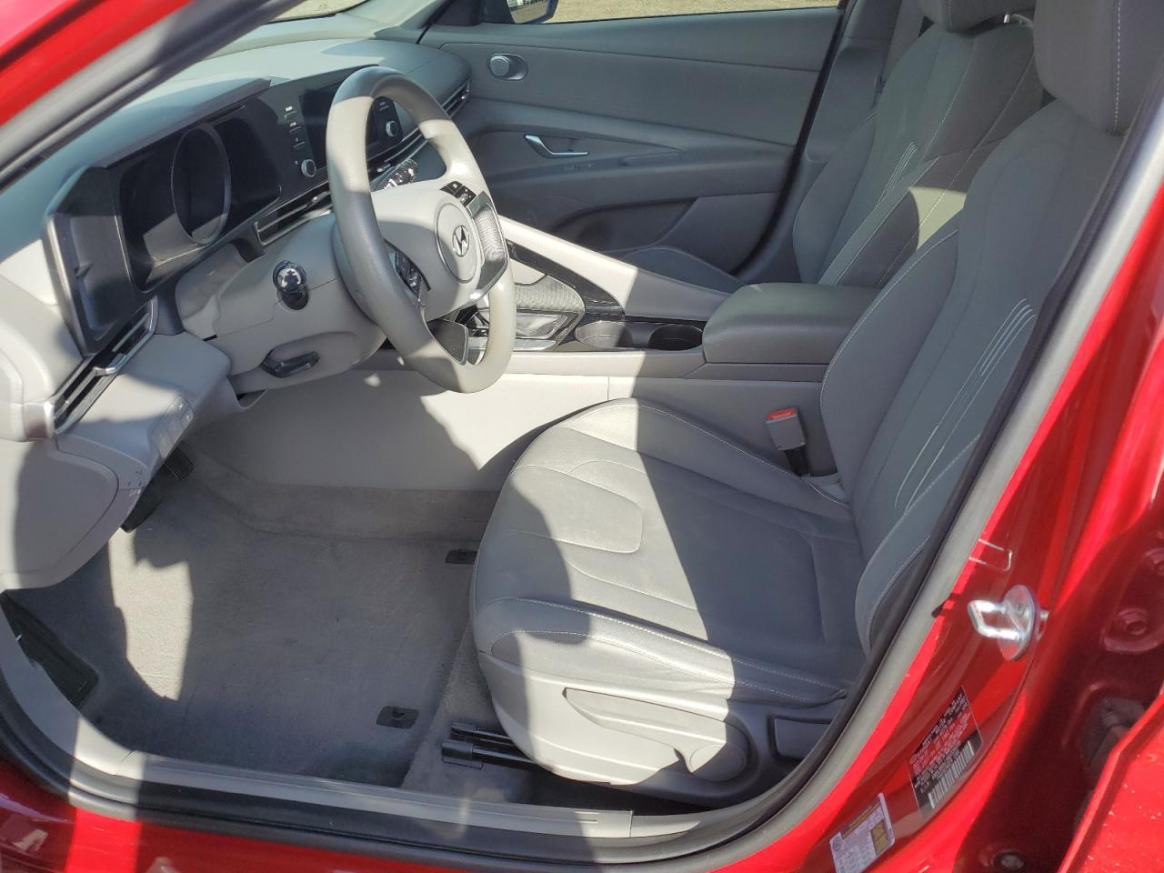 2021 Hyundai Elantra - Image 7