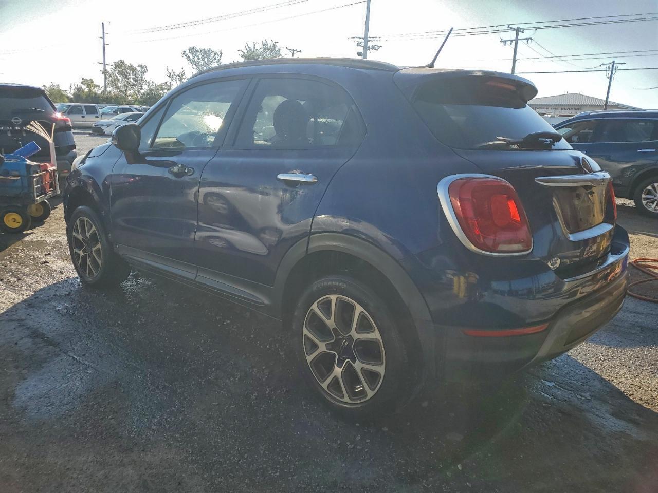 2017 Fiat 500X Trekking - Image 2