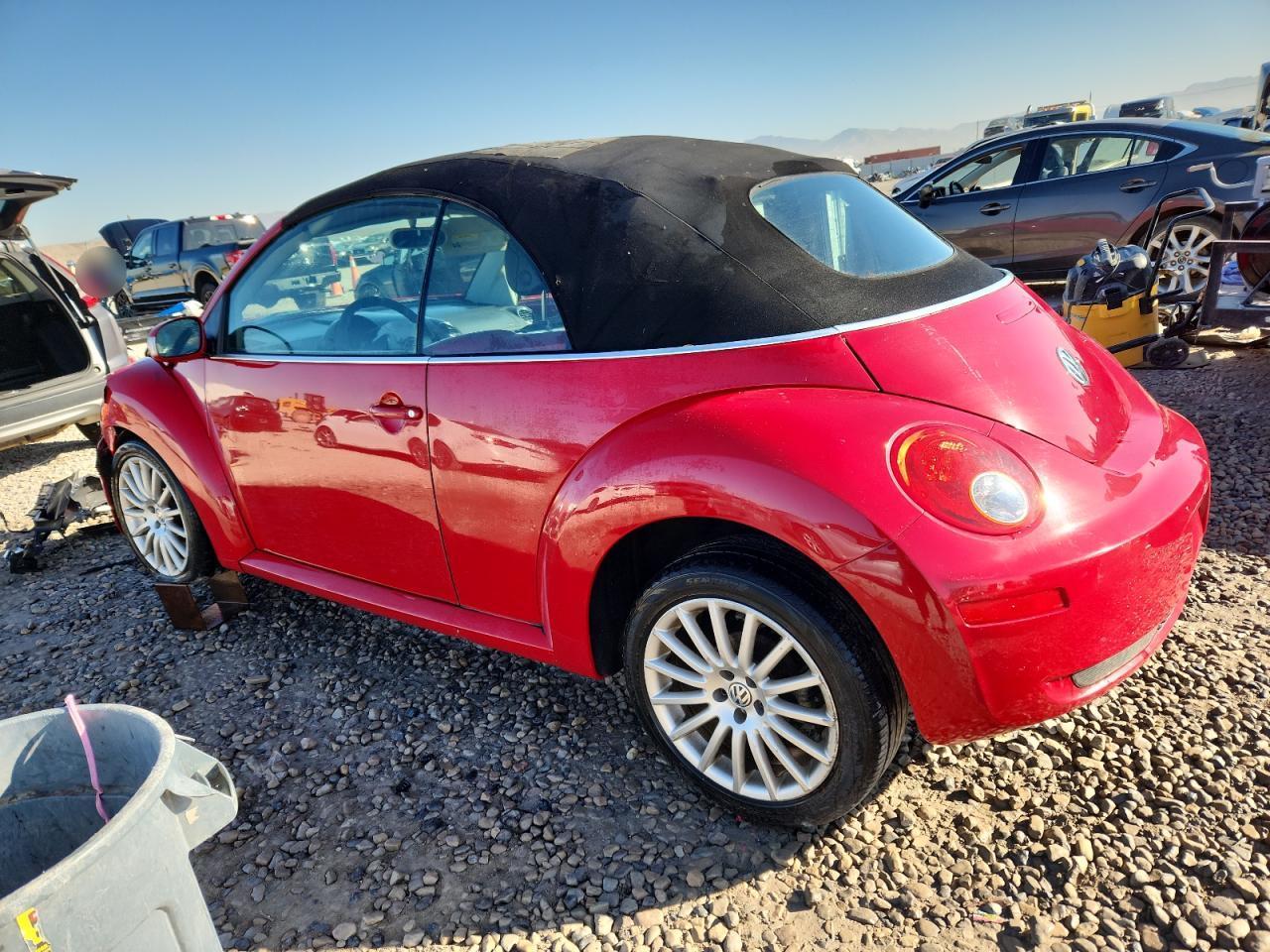 2007 Volkswagen New Beetle Convertible Option Package 1 - Image 2