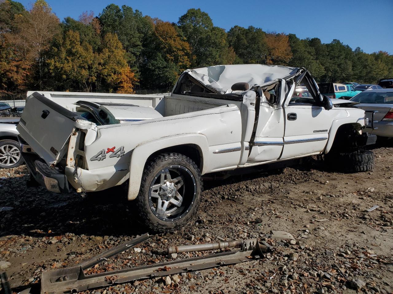 2002 GMC Sierra K2500 Heavy Duty - Image 3