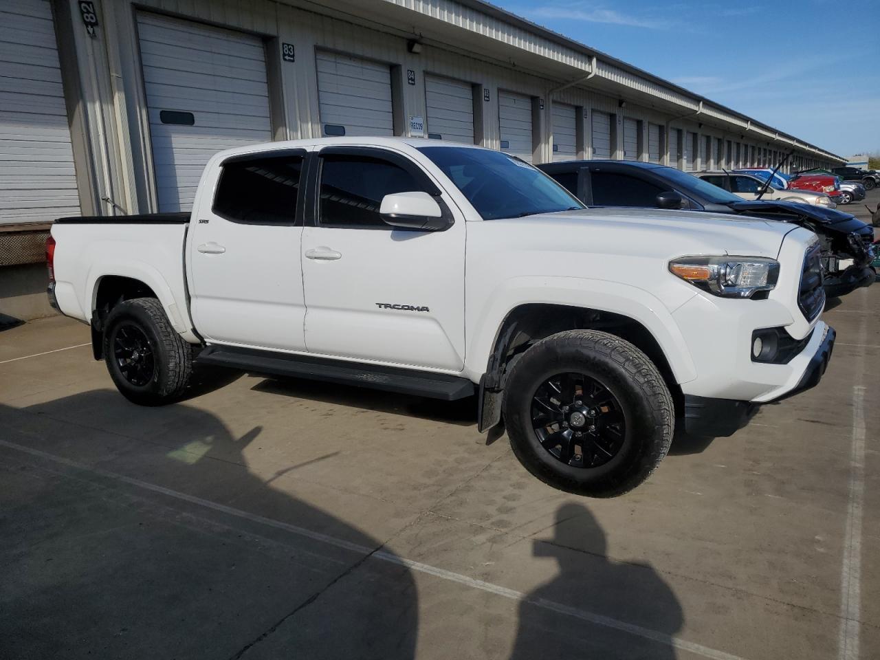 2017 Toyota Tacoma Double Cab - Image 4