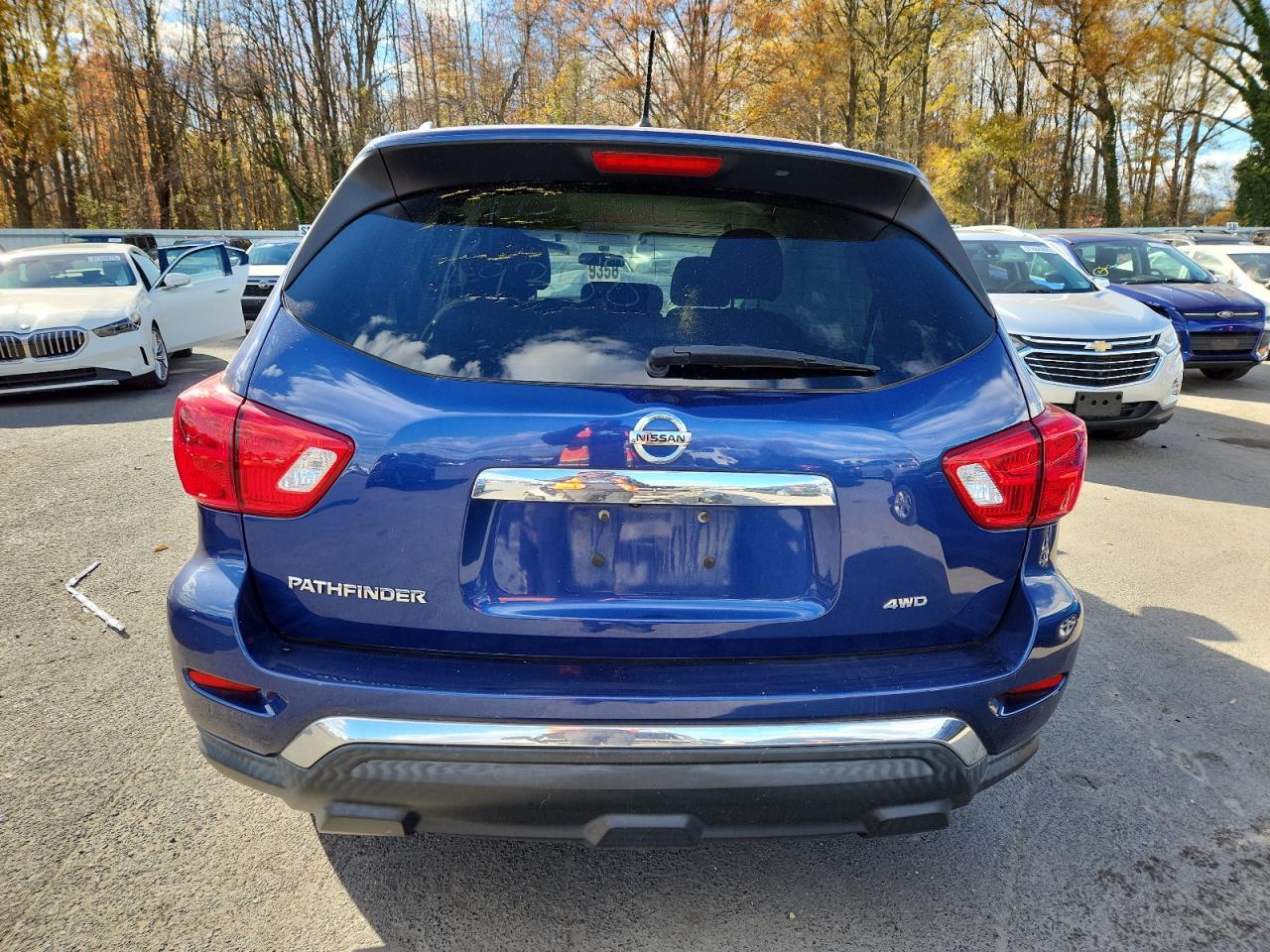 2017 Nissan Pathfinder S - Фото 6