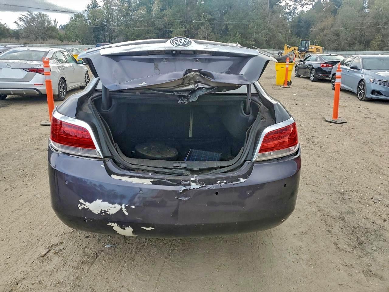 2012 Buick Lacrosse Touring - Image 6