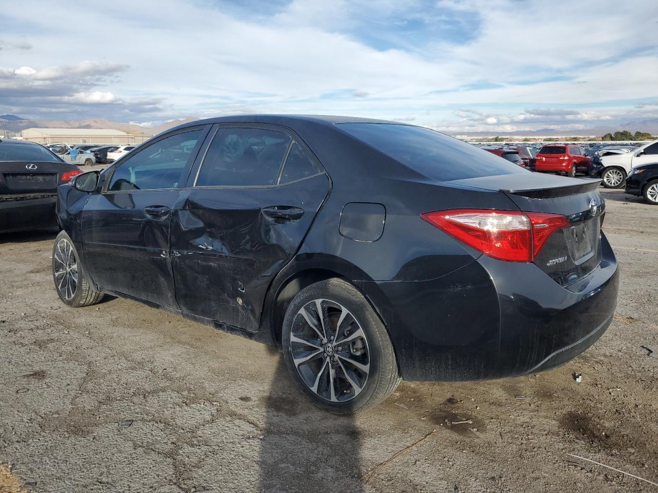 2018 Toyota Corolla Se - Фото 2