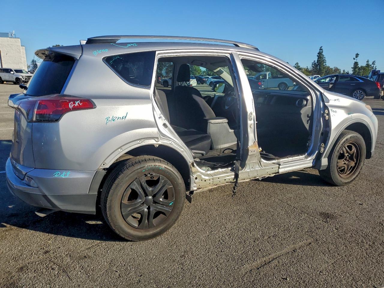 2017 Toyota Rav4 - Фото 3