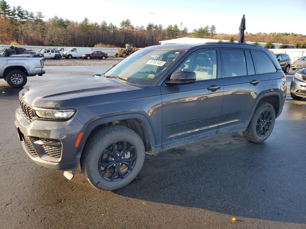 2025 Jeep Grand Cherokee Laredo