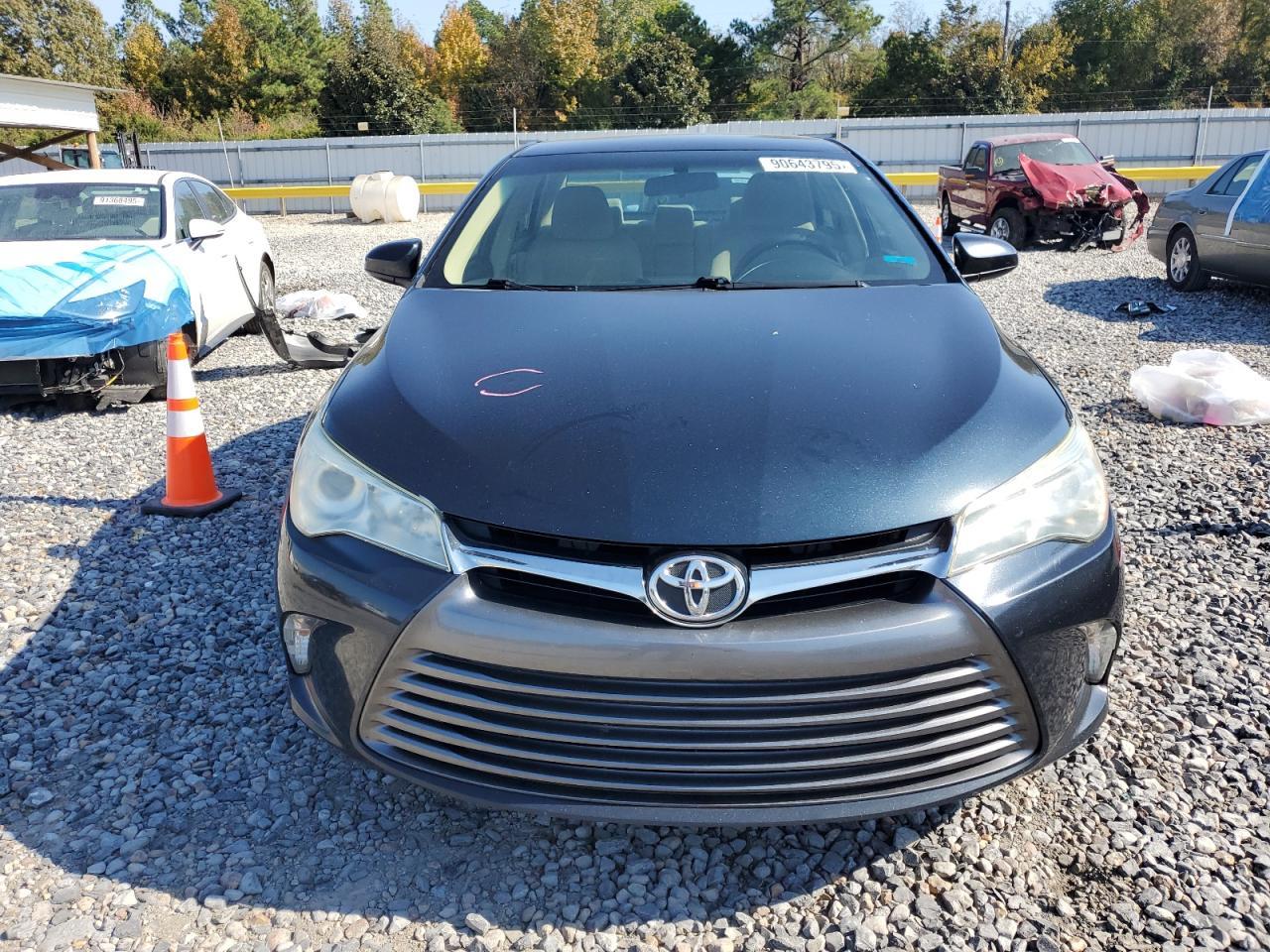 2016 Toyota Camry Le - Image 5