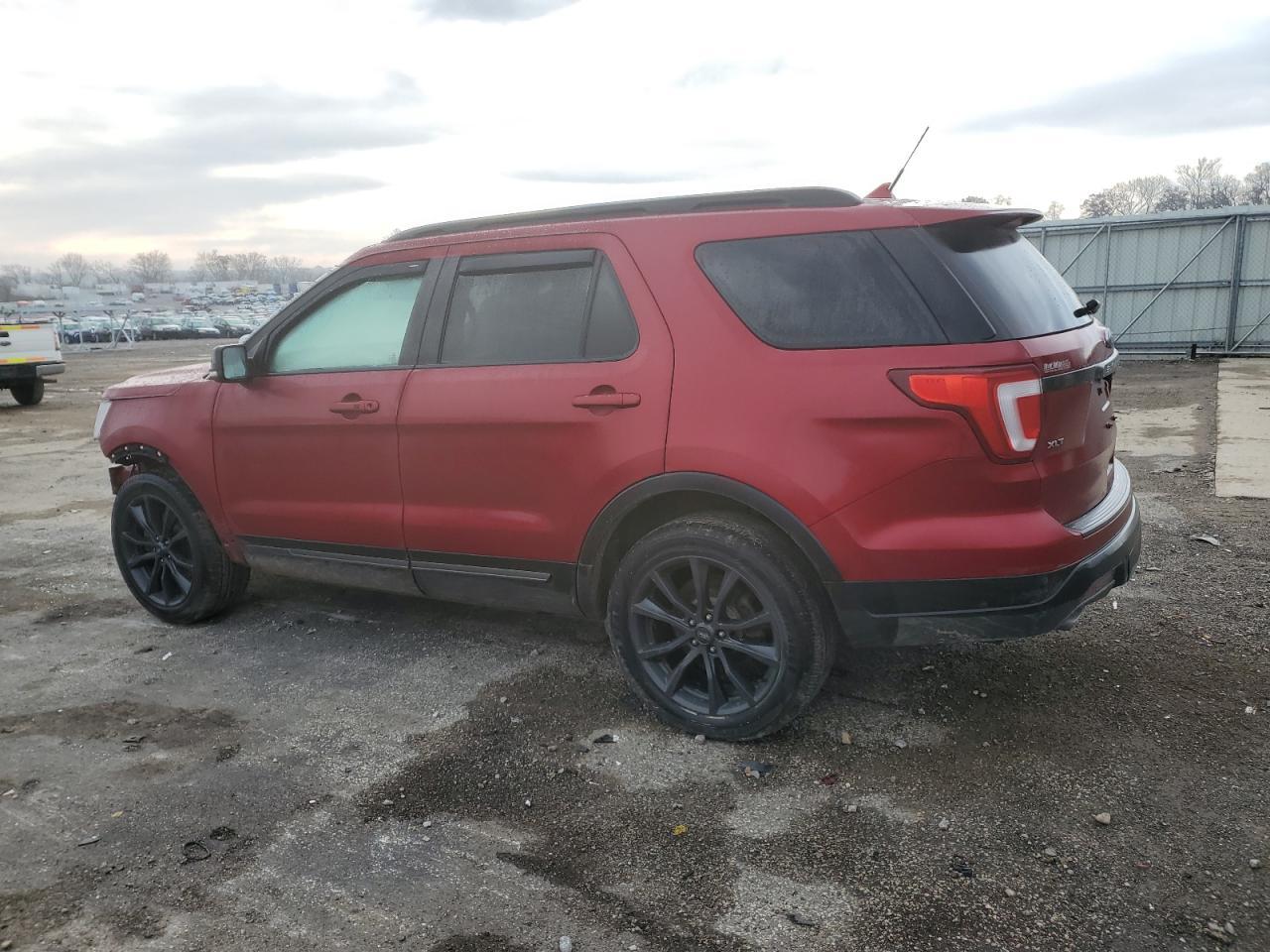 2018 Ford Explorer Xlt - Фото 2