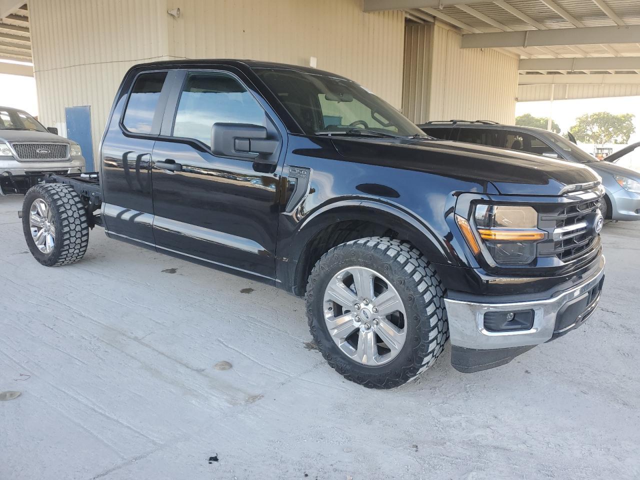 2023 Ford F150 Super Cab - Фото 4