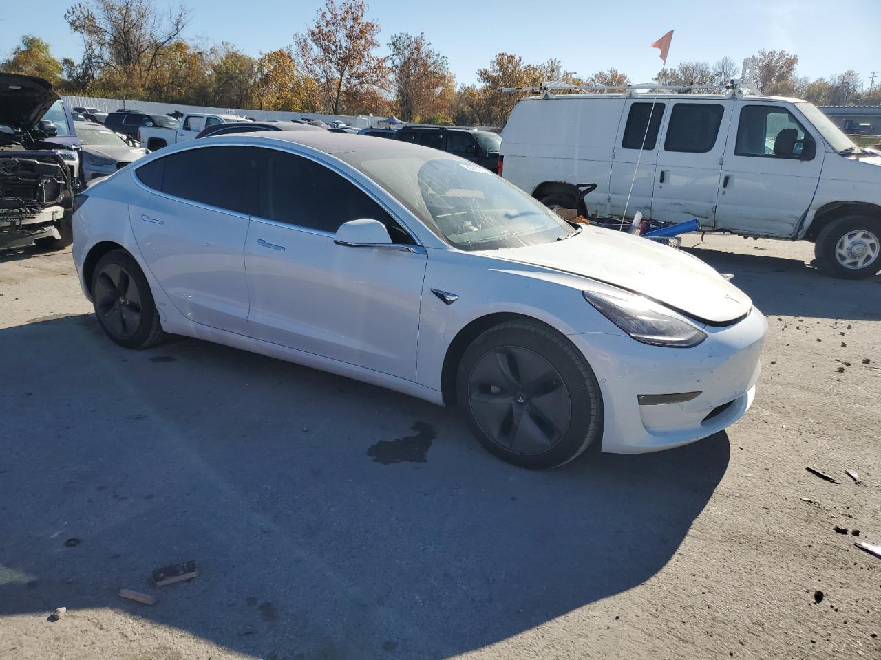 2018 Tesla Model 3 - Фото 4