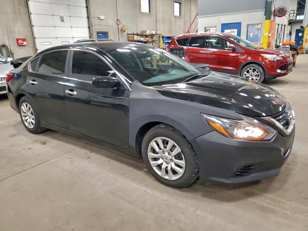 2016 Nissan Altima 2.5 - Image 4