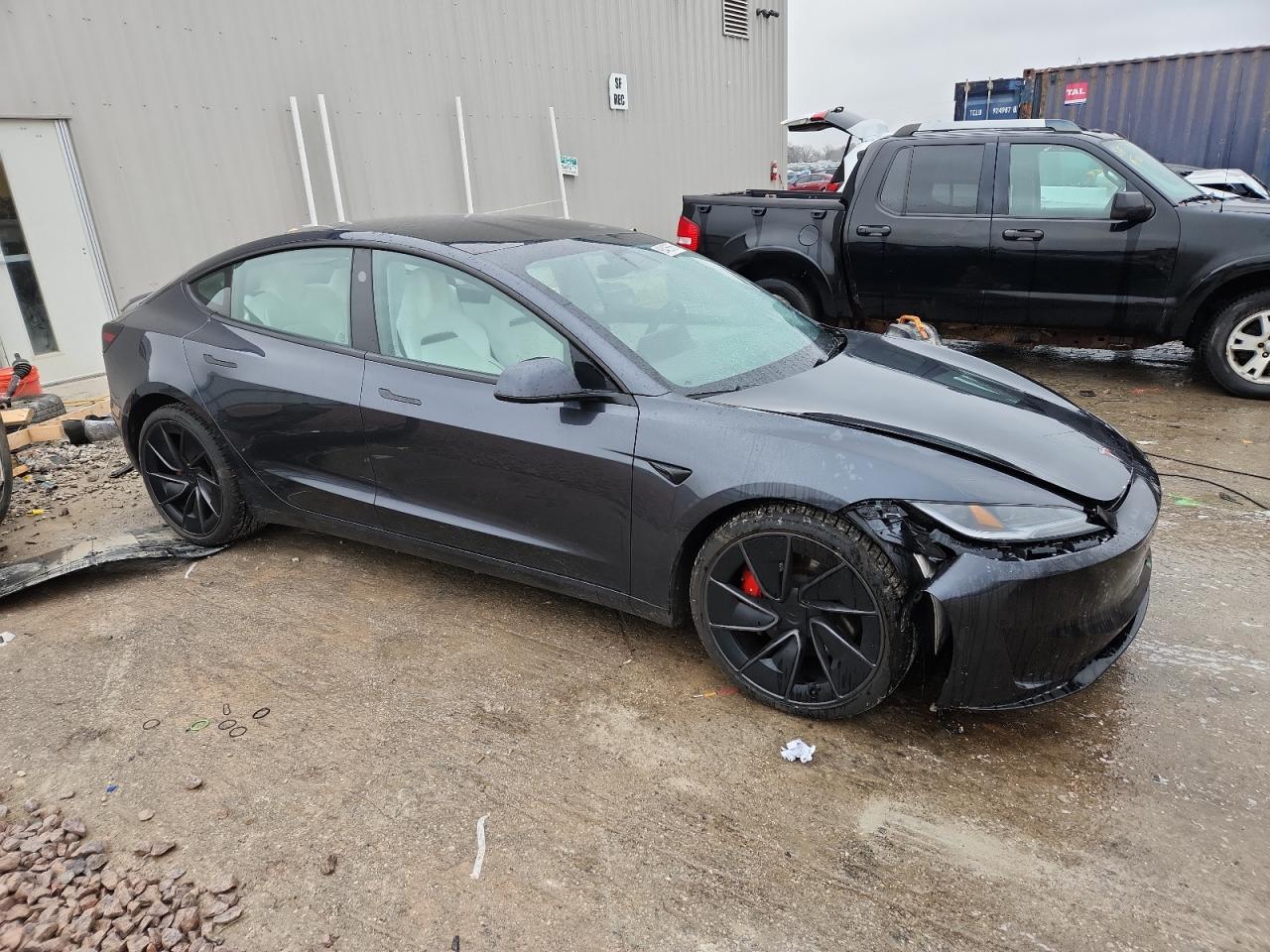2024 Tesla Model 3 - Фото 4