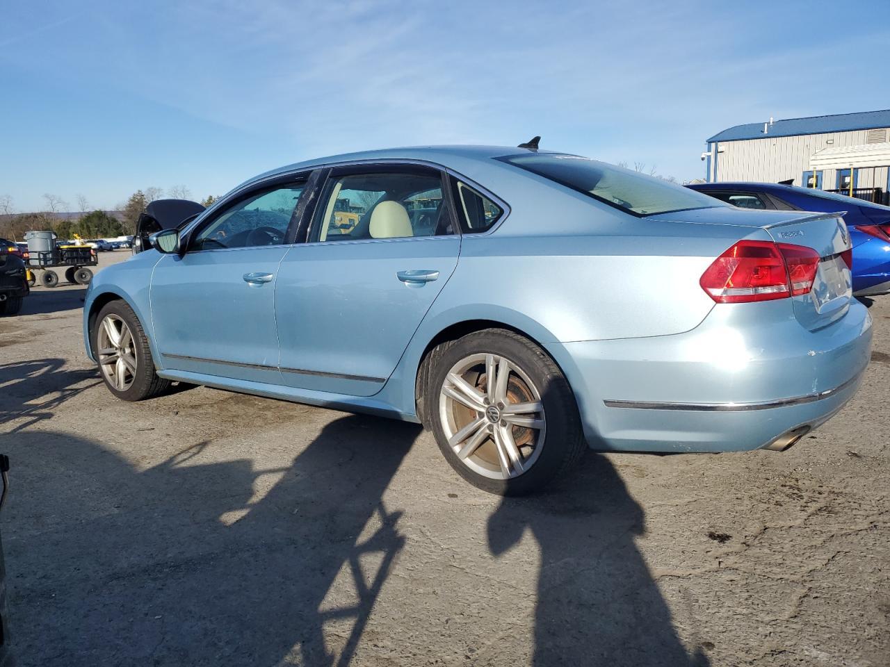 2012 Volkswagen Passat Sel - Image 2