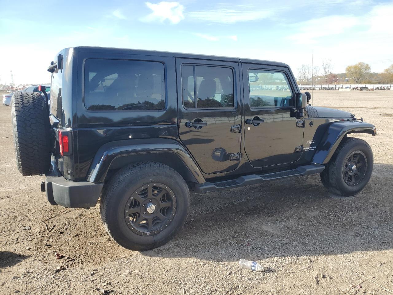 2016 Jeep Wrangler Unlimited Sahara - Image 3