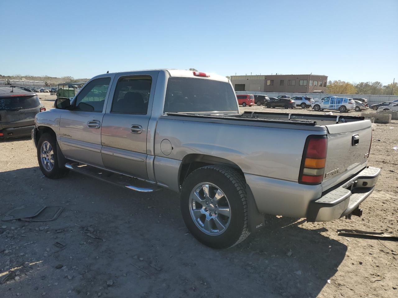 2007 GMC Sierra K1500 Denali Classic - Image 2