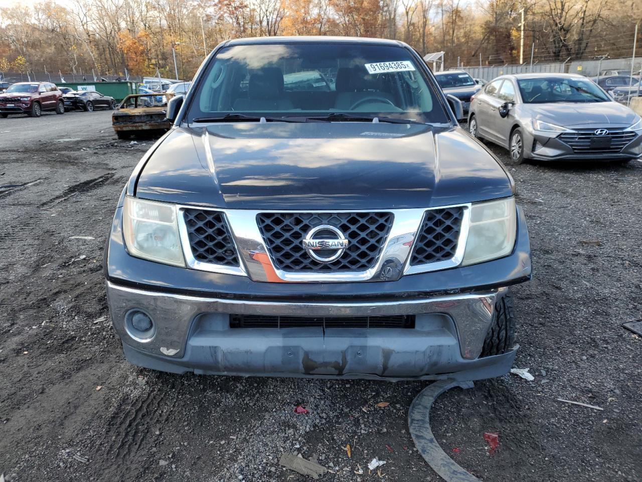 2005 Nissan Frontier Crew Cab Le - Image 5