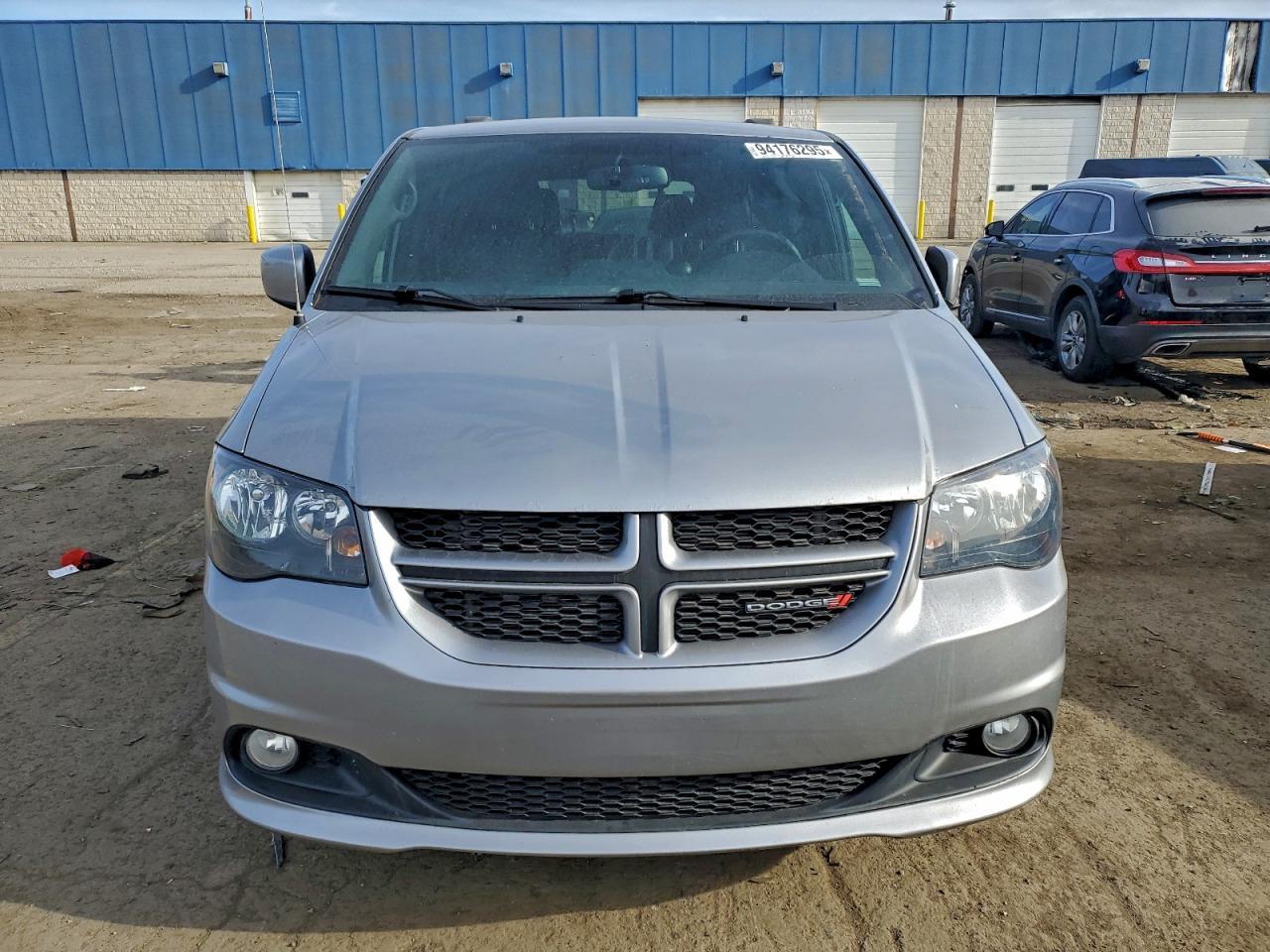 2017 Dodge Grand Caravan Gt - Image 5