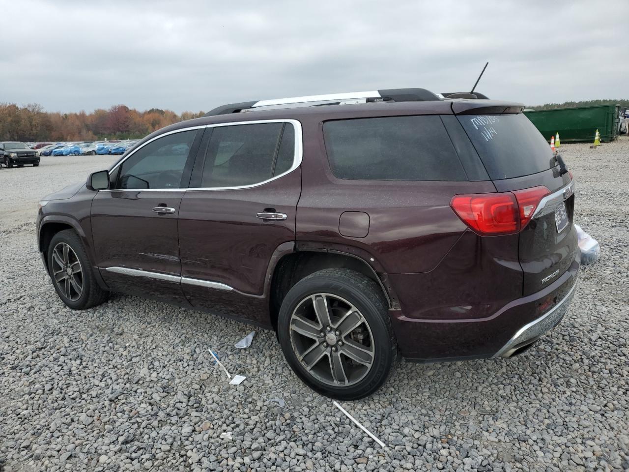 2017 GMC Acadia Denali - Фото 2