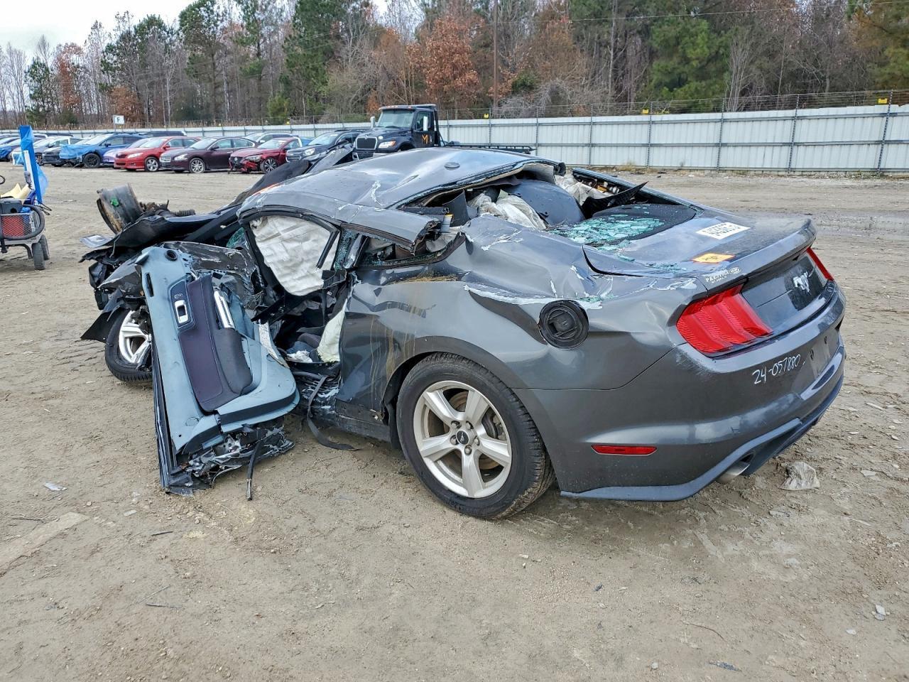 2019 Ford Mustang - Фото 2