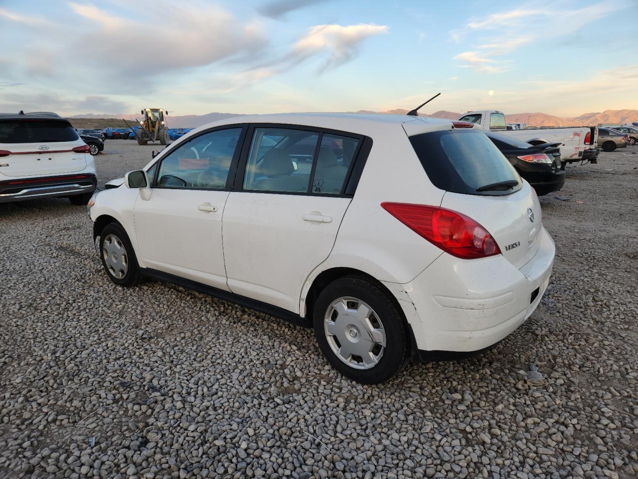 2009 Nissan Versa S - Image 2