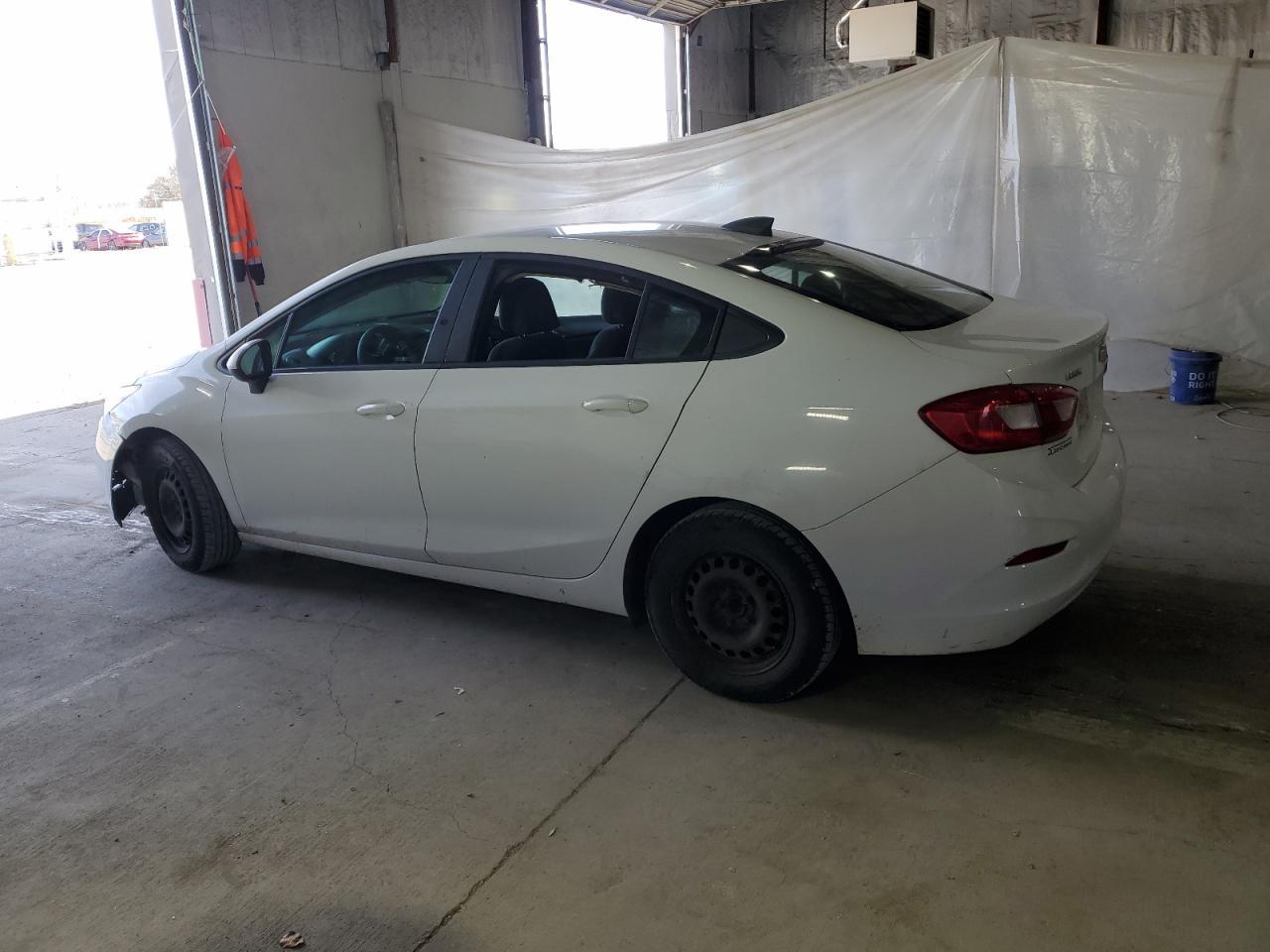 2018 Chevrolet Cruze Ls - Image 2