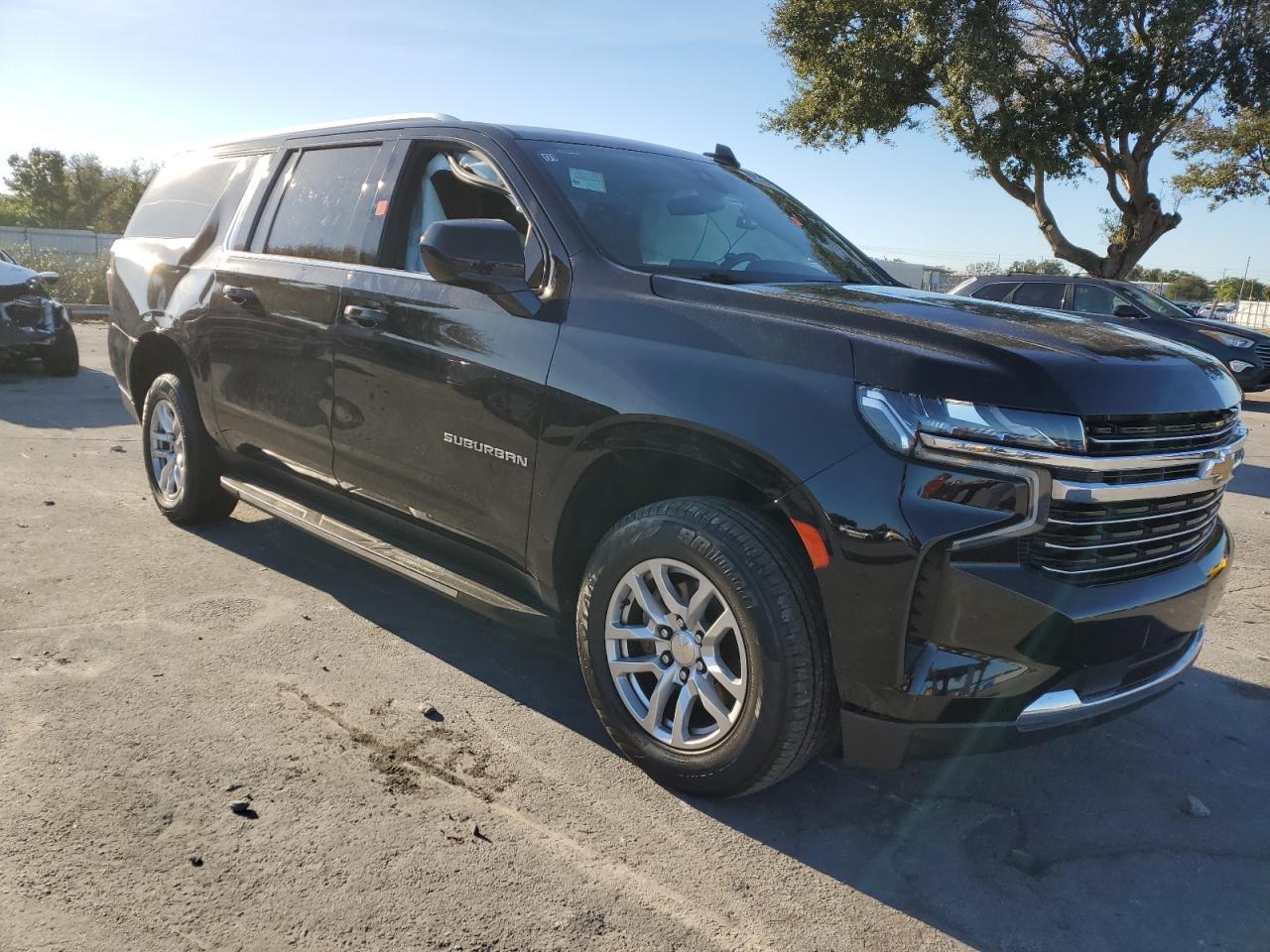 2021 Chevrolet Suburban C1500 Lt - Image 7