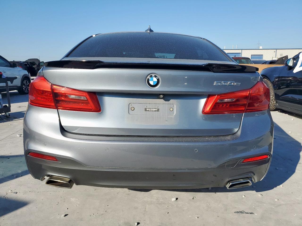 2018 BMW 530E - Фото 6