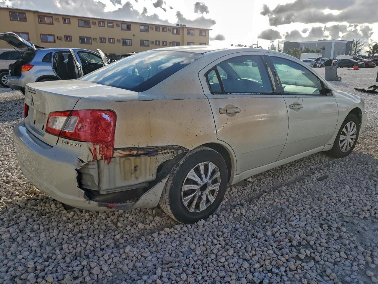 2009 Mitsubishi Galant Es - Фото 3