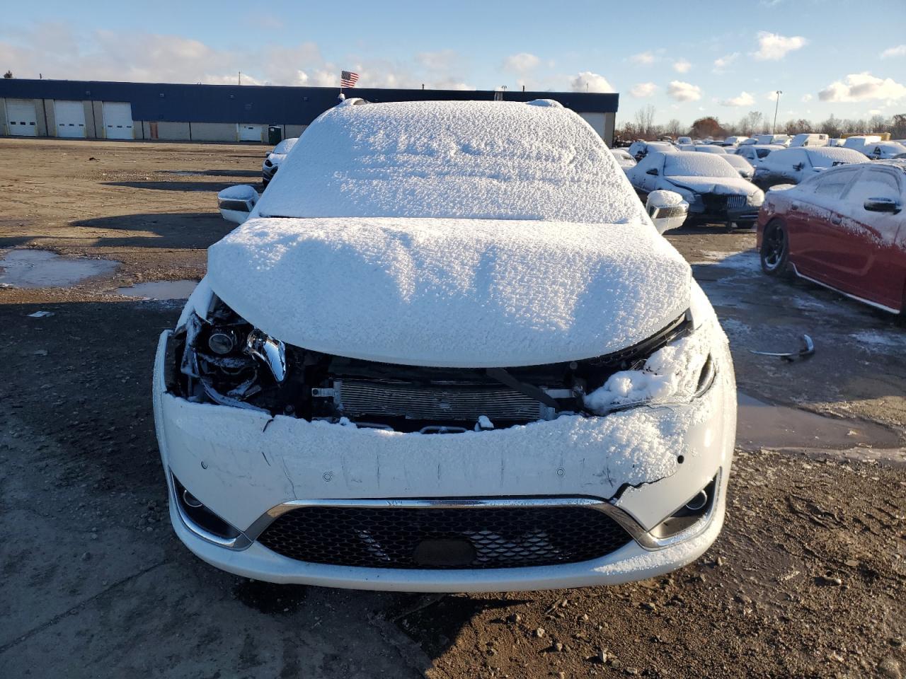 2020 Chrysler Pacifica Limited - Image 5