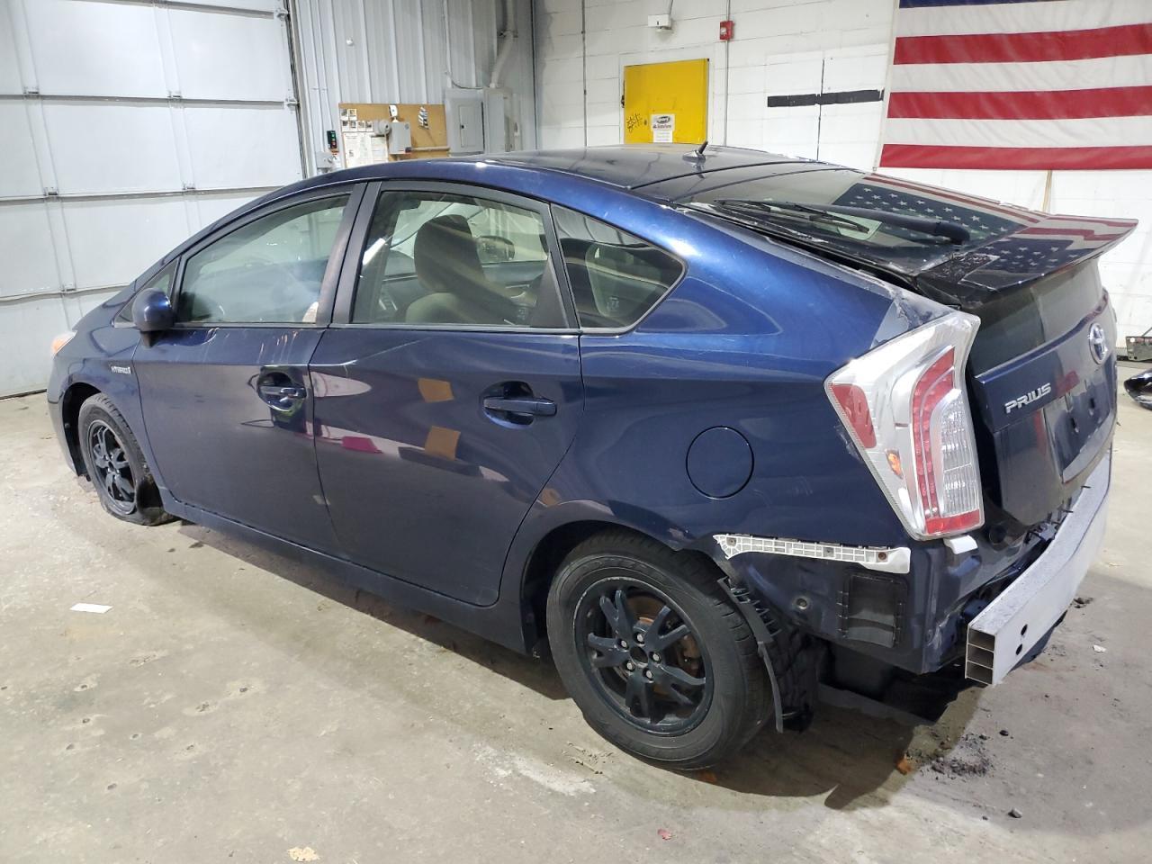 2015 Toyota Prius - Image 2