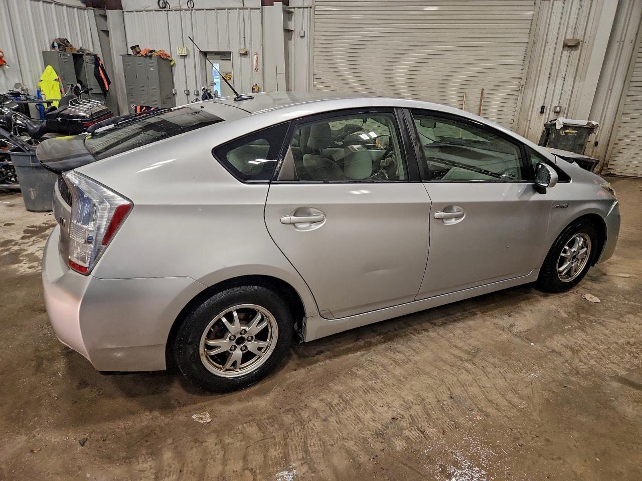 2011 Toyota Prius - Image 3
