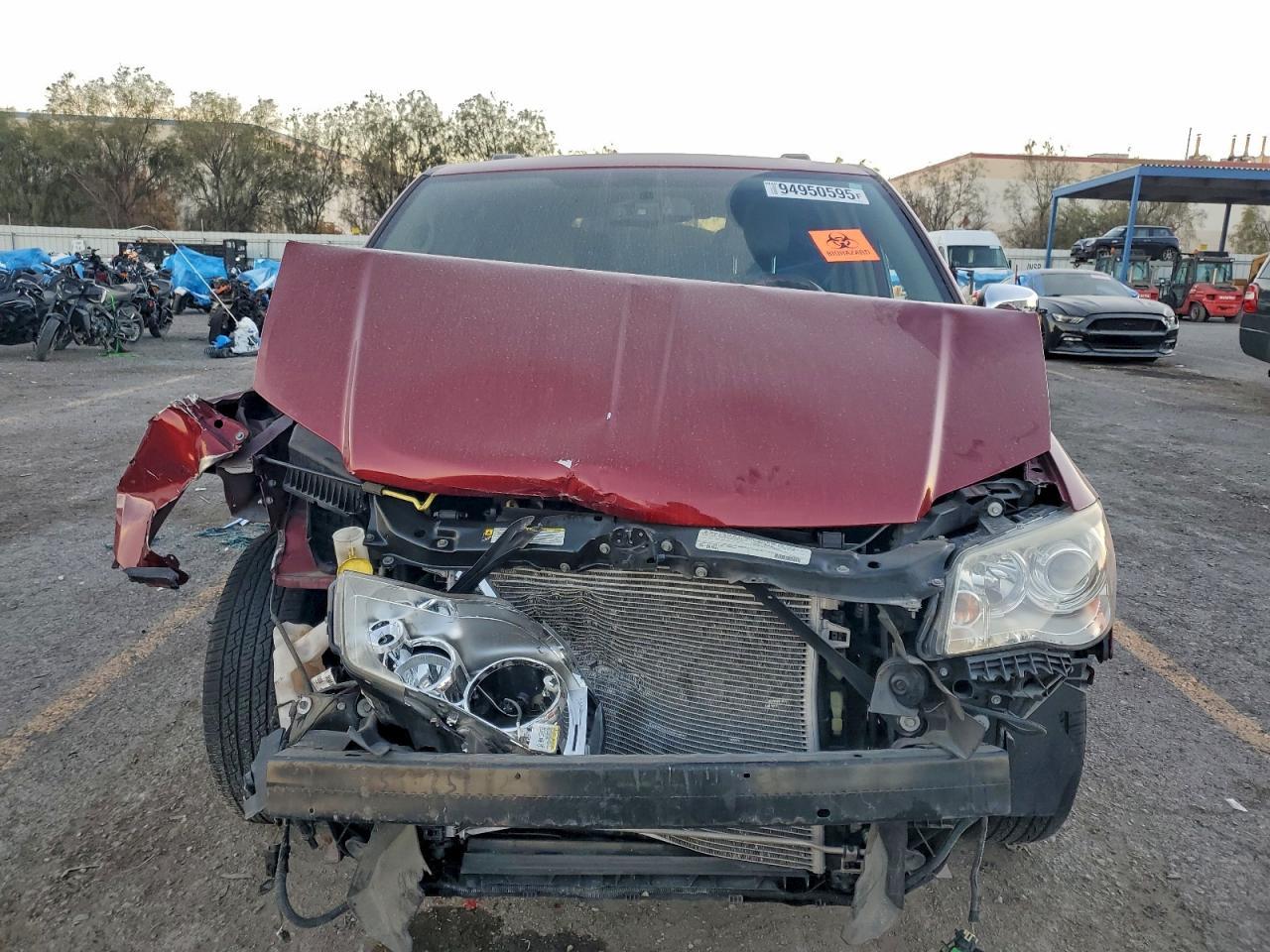 2012 Chrysler Town & Country Limited - Фото 5