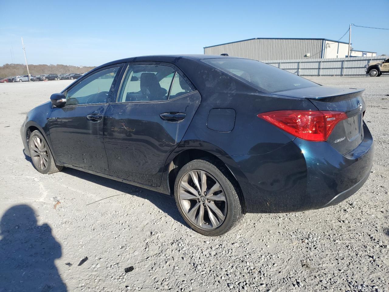 2017 Toyota Corolla L - Фото 2