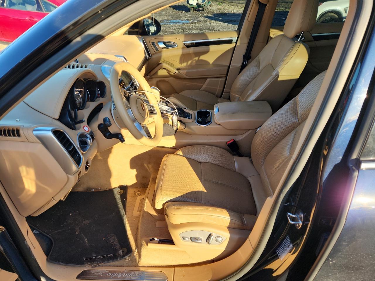 2016 Porsche Cayenne S - Image 7