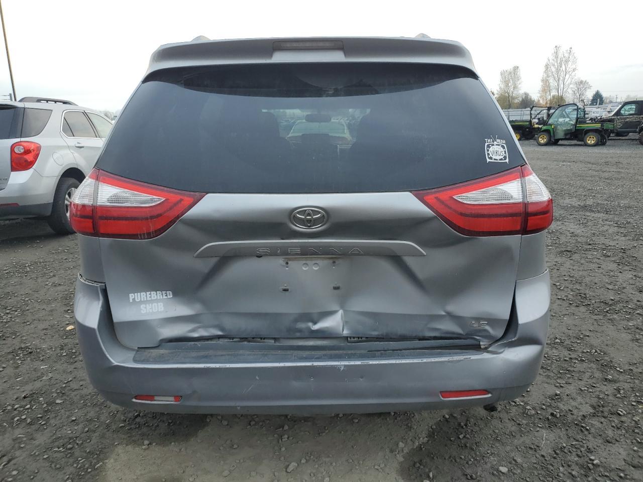 2017 Toyota Sienna Le - Фото 6