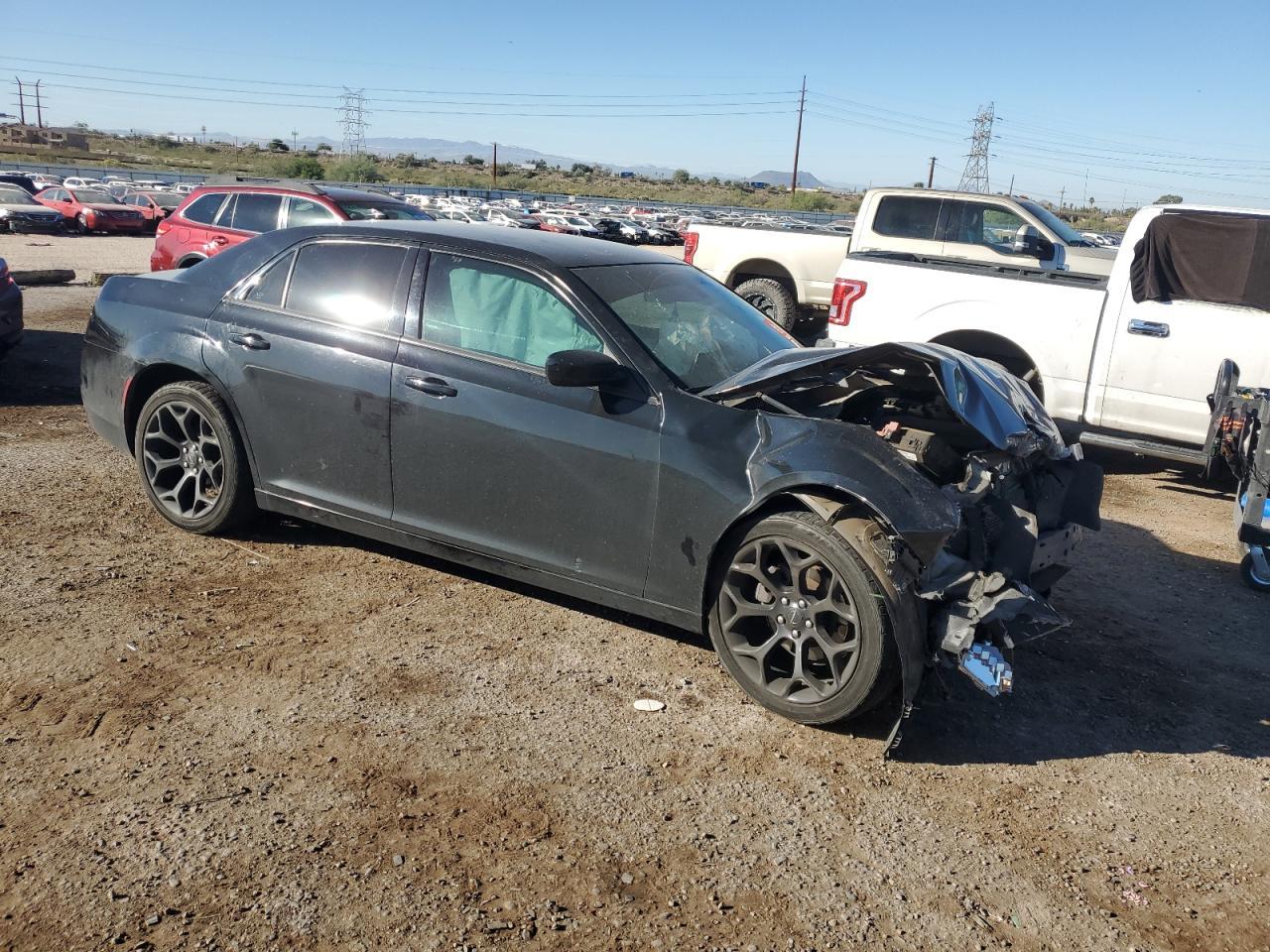 2019 Chrysler 300 Touring - Image 4