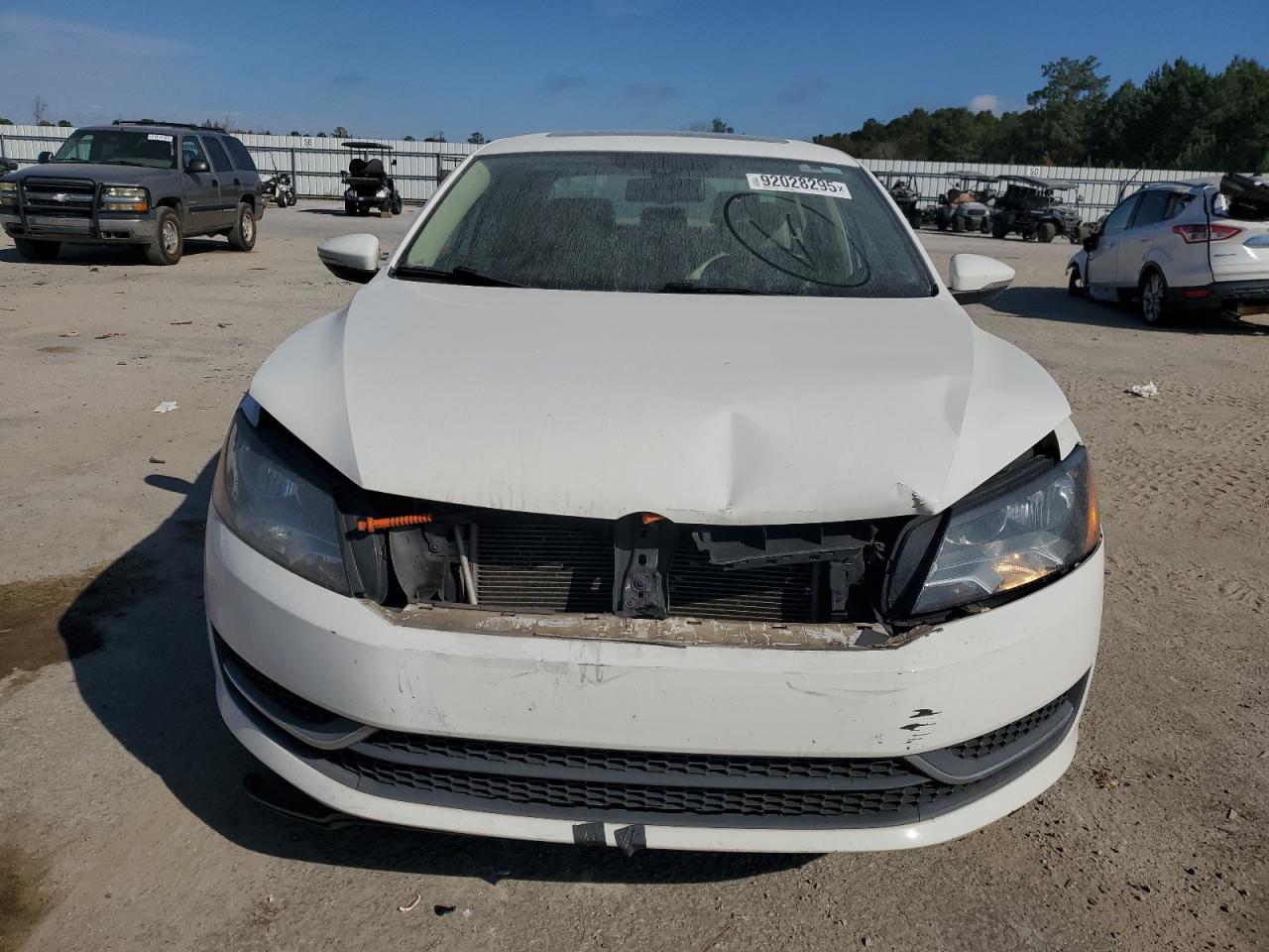 2012 Volkswagen Passat Se - Image 5