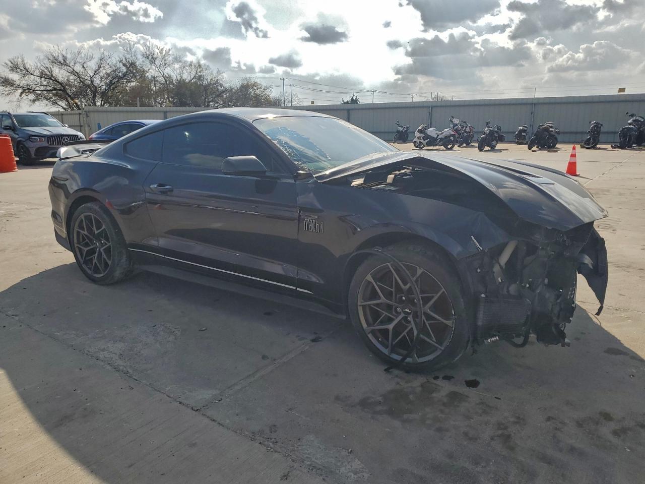 2022 Ford Mustang Mach I - Фото 4