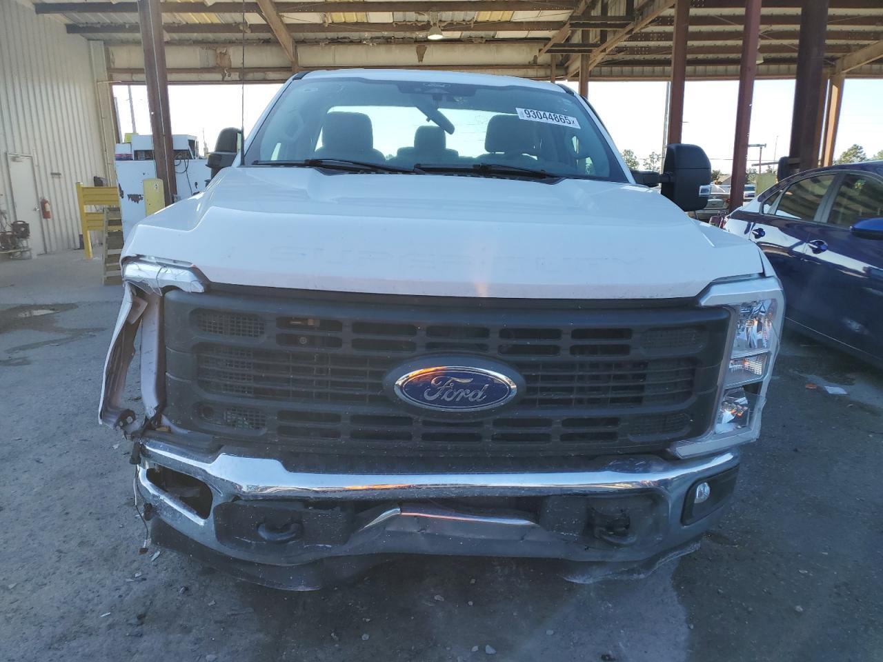 2024 Ford F250 Super Duty - Фото 5