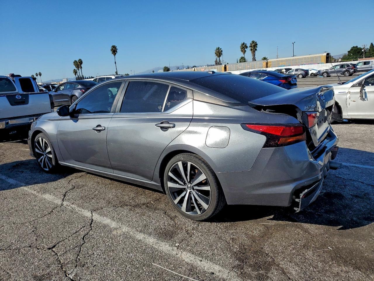 2020 Nissan Altima Sr - Image 2