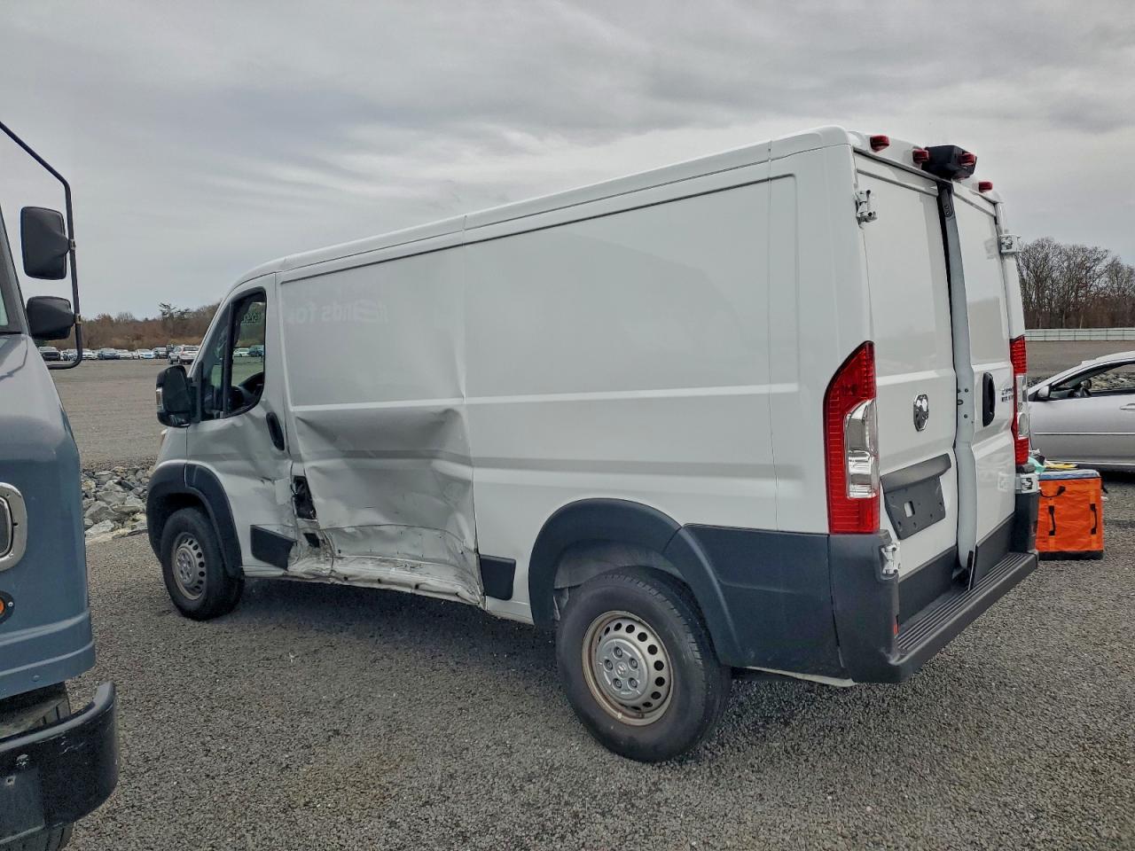 2025 Ram Promaster 2500 Delivery Van - Фото 2
