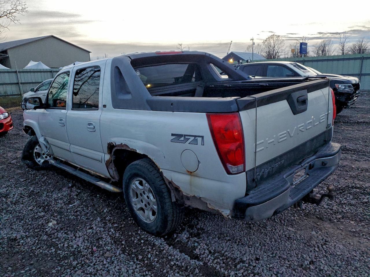 2006 Chevrolet Avalanche K1500 - Image 2