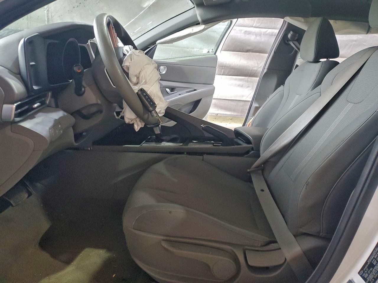 2021 Hyundai Elantra Se - Фото 7