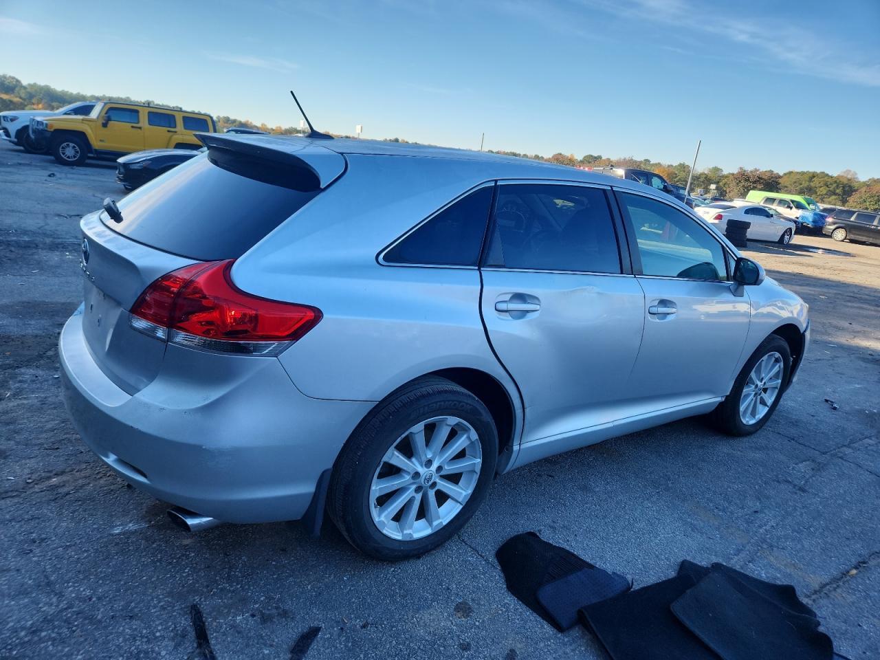 2010 Toyota Venza - Image 3