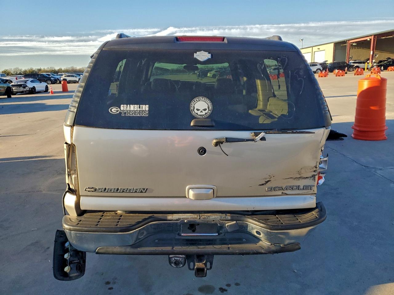 2005 Chevrolet Suburban C1500 - Image 6