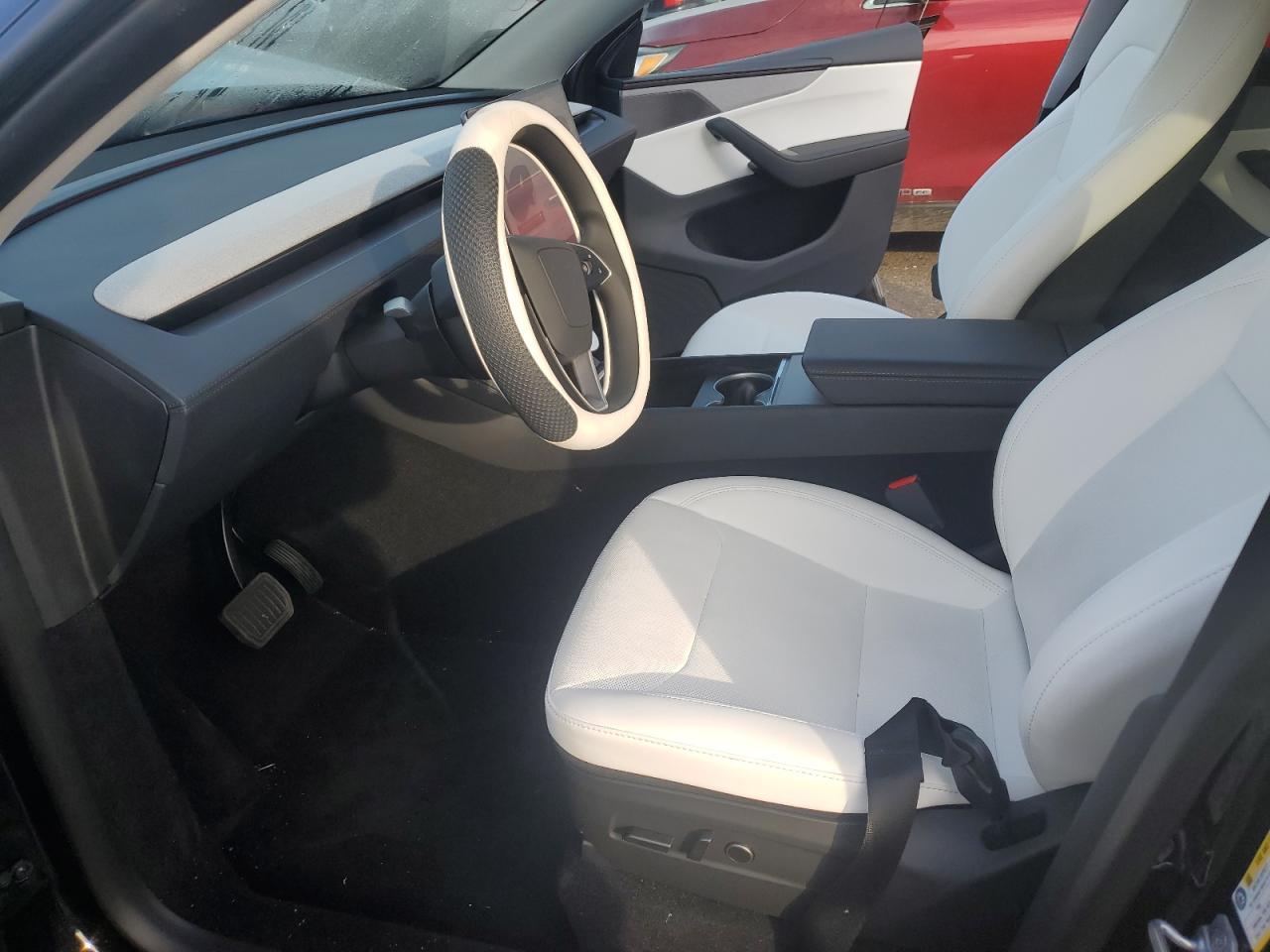 2026 Tesla Model Y - Фото 7