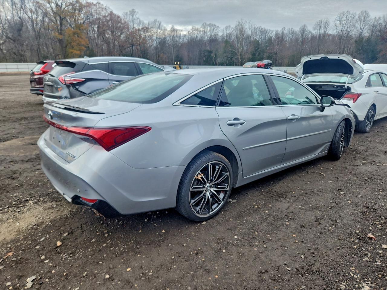 2019 Toyota Avalon Xle - Image 3